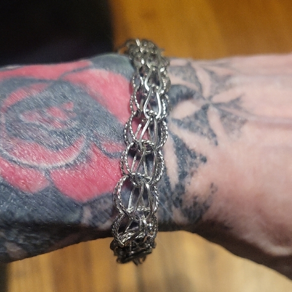 Elegant Silver Bracelet - Picture 8 of 8